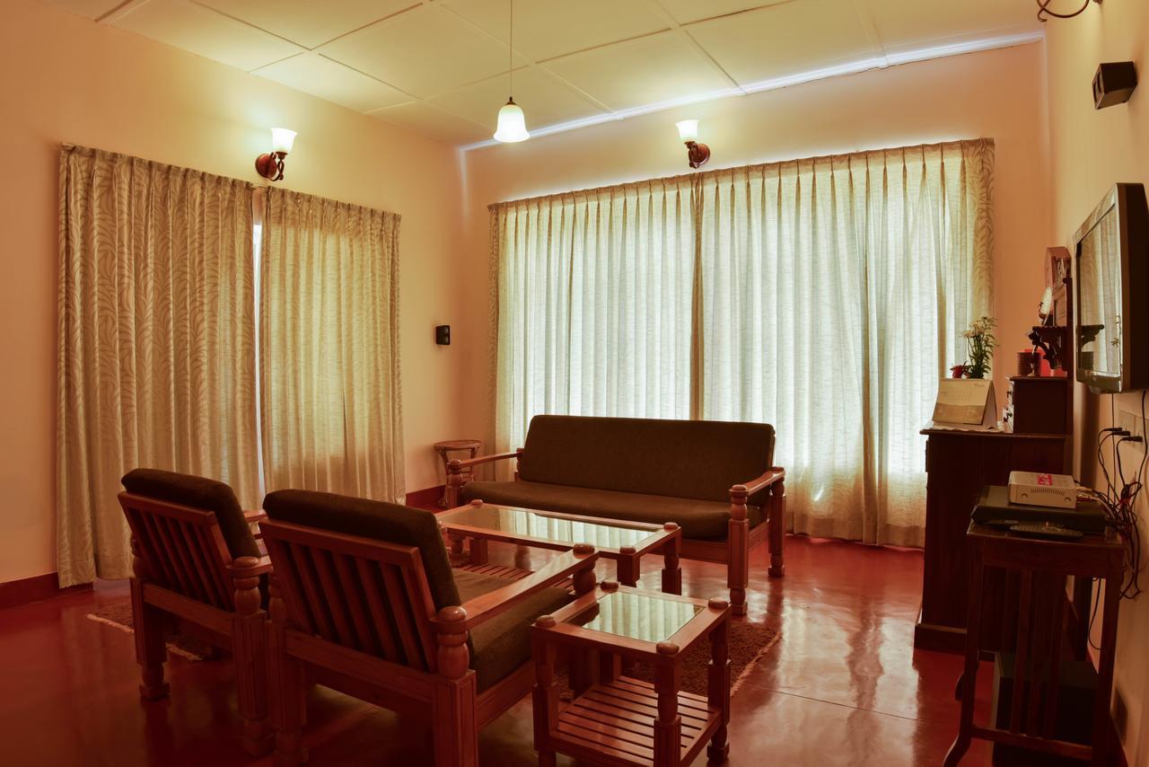 Manalar Hotel Gudalur  Ngoại thất bức ảnh